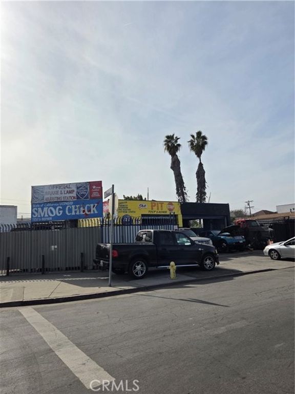 8401 S San Pedro, Los Angeles, CA 90003