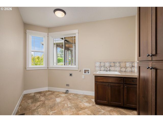 21862 S FERGUSON Rd, Beavercreek, OR 97004