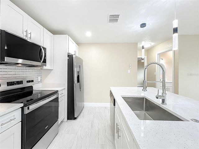 4052 CASTLEGATE DRIVE, Orlando, FL 32839