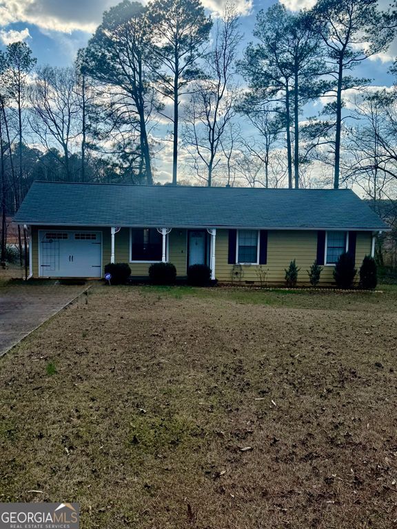 245 W James Circle, Hampton, GA 30228