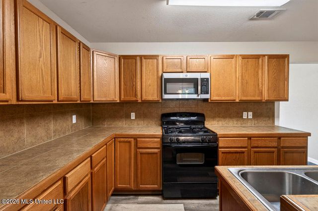 10261 English Manor Drive, Gulfport, MS 39503