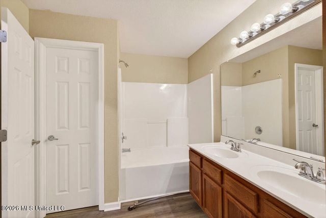 10261 English Manor Drive, Gulfport, MS 39503