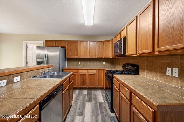 10261 English Manor Drive, Gulfport, MS 39503