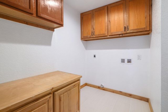 313 Kendall RD, Spicewood, TX 78669