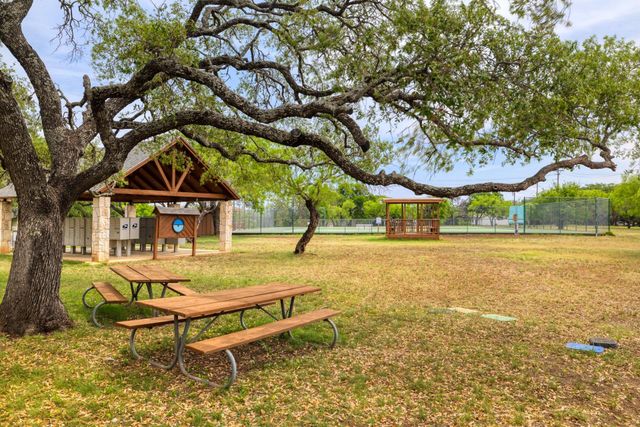 313 Kendall RD, Spicewood, TX 78669