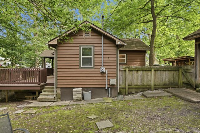 1307 Redwing Road, Valparaiso, IN 46383