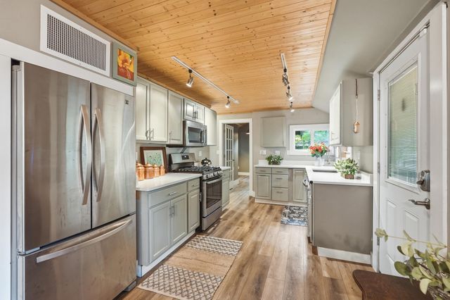 1307 Redwing Road, Valparaiso, IN 46383