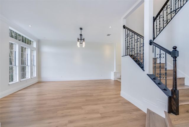 7716 Lakewood DR, Austin, TX 78750