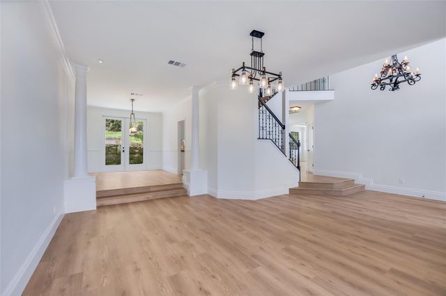 7716 Lakewood DR, Austin, TX 78750