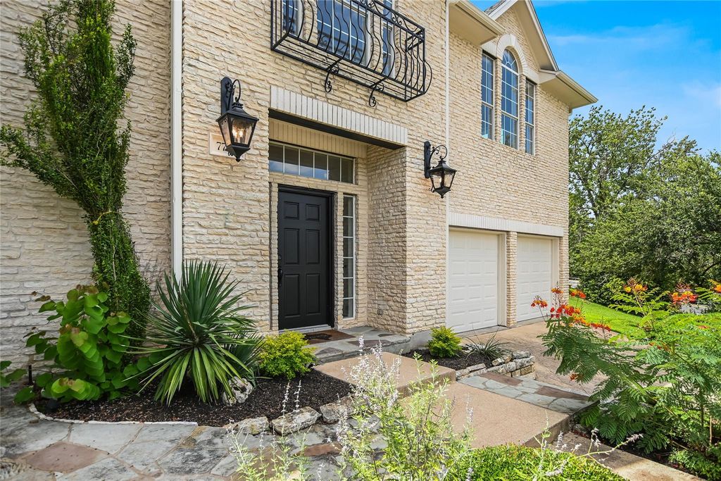 7716 Lakewood DR, Austin, TX 78750