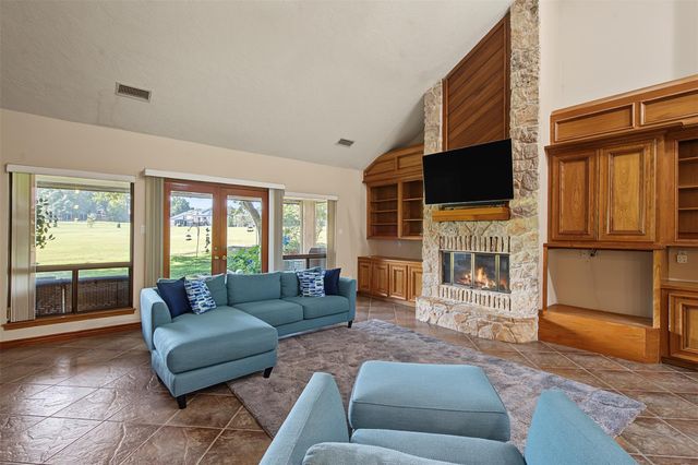50 Waters Edge Street, Conroe, TX 77356
