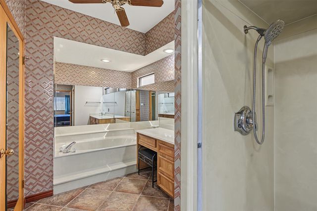 50 Waters Edge Street, Conroe, TX 77356
