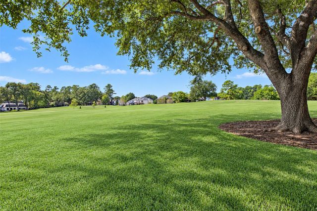 50 Waters Edge Street, Conroe, TX 77356