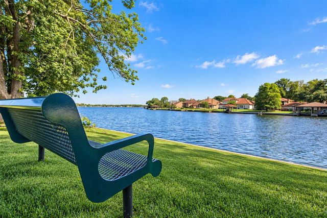 50 Waters Edge Street, Conroe, TX 77356