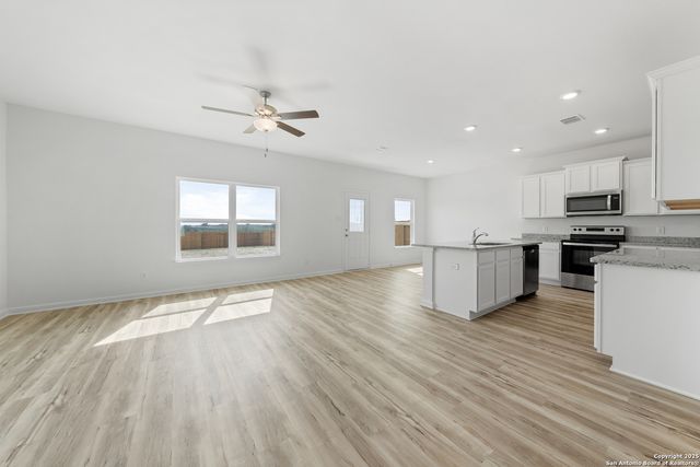 16036 Stratford Cove, Lytle, TX 78052