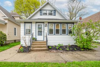 811 Michigan Avenue, St. Joseph, MI 49085