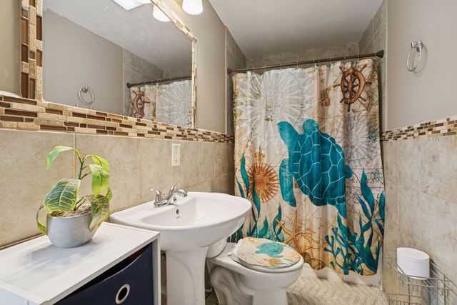 1241 Barclay Street, Saint Paul, MN 55106