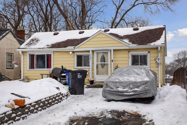 1241 Barclay Street, Saint Paul, MN 55106