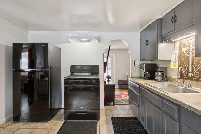 1241 Barclay Street, Saint Paul, MN 55106