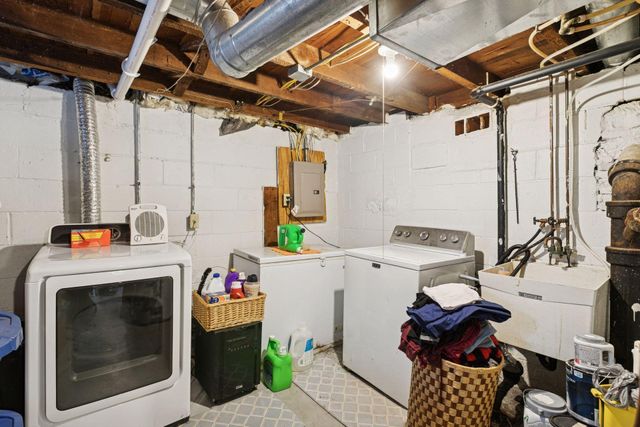 1241 Barclay Street, Saint Paul, MN 55106