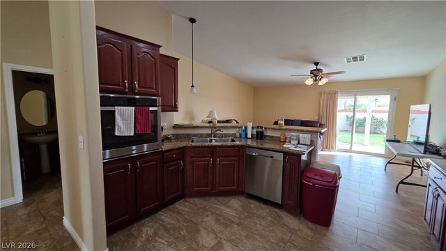 6621 Chapel Heights Court, Las Vegas, NV 89156