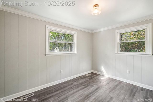 1023 N Park Street, Highland Charter Township, MI 48356