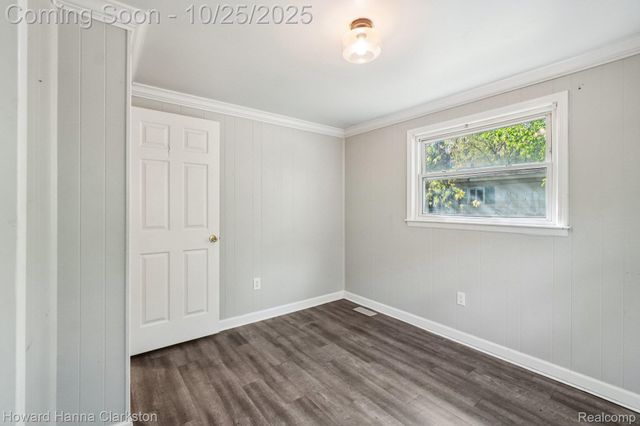 1023 N Park Street, Highland Charter Township, MI 48356