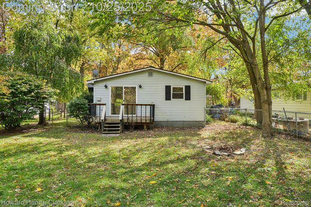 1023 N Park Street, Highland Charter Township, MI 48356