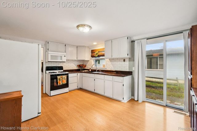 1023 N Park Street, Highland Charter Township, MI 48356