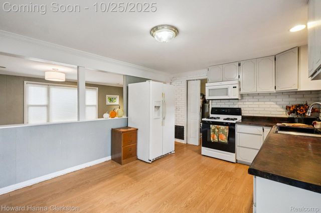 1023 N Park Street, Highland Charter Township, MI 48356