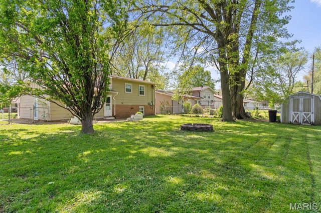 25 Village Drive, Swansea, IL 62226