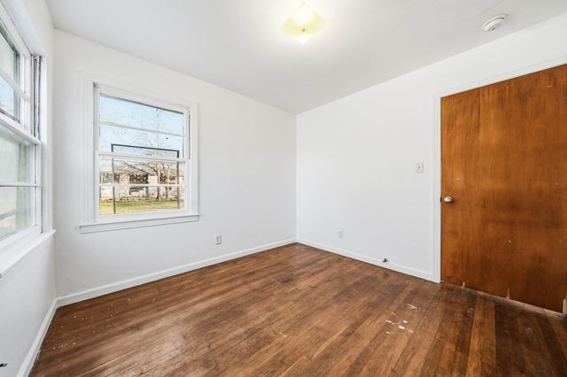 1205 W 10th Street, Mcgregor, TX 76657