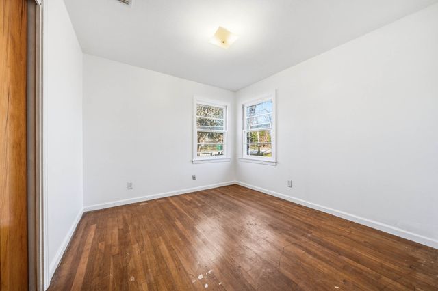 1205 W 10th Street, Mcgregor, TX 76657