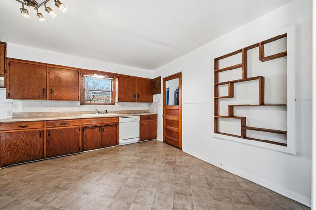 1205 W 10th Street, Mcgregor, TX 76657