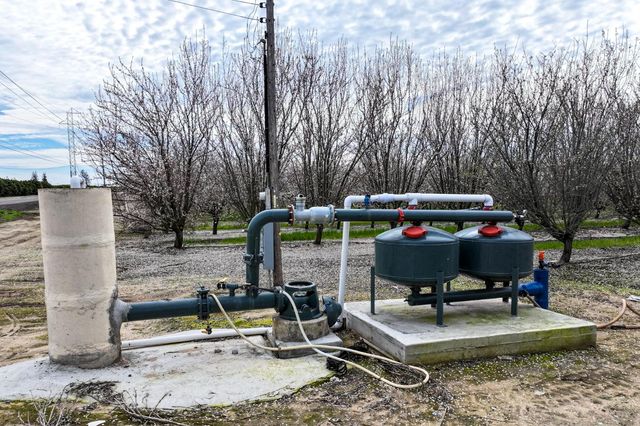 10847 E Belmont Avenue, Sanger, CA 93657