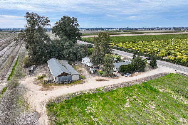 10847 E Belmont Avenue, Sanger, CA 93657