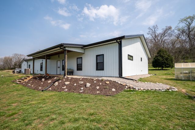 125 Ashland Rd, Waynesboro, TN 38485