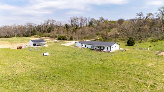 125 Ashland Rd, Waynesboro, TN 38485