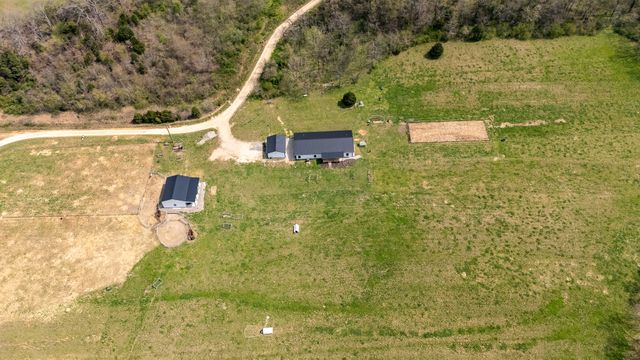 125 Ashland Rd, Waynesboro, TN 38485