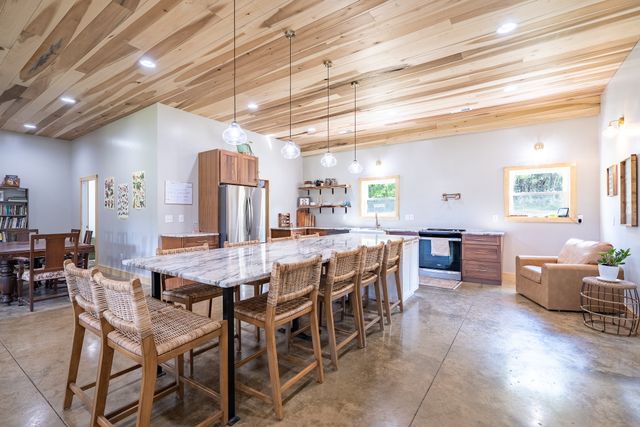 125 Ashland Rd, Waynesboro, TN 38485