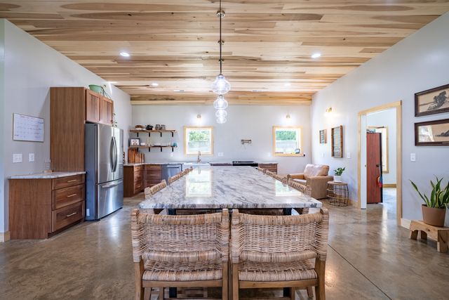 125 Ashland Rd, Waynesboro, TN 38485