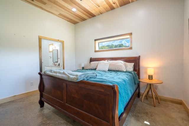 125 Ashland Rd, Waynesboro, TN 38485