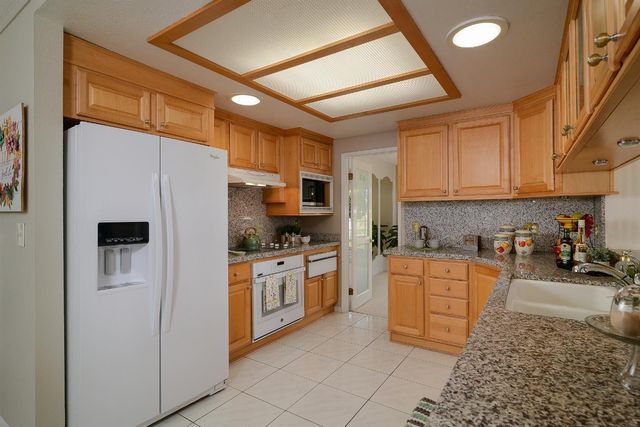 9260 Winding Oak Dr, Fair Oaks, CA 95628
