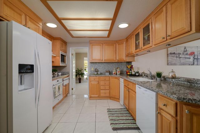 9260 Winding Oak Dr, Fair Oaks, CA 95628