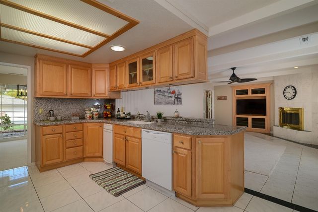 9260 Winding Oak Dr, Fair Oaks, CA 95628