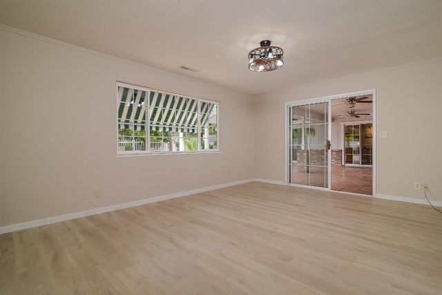 9260 Winding Oak Dr, Fair Oaks, CA 95628