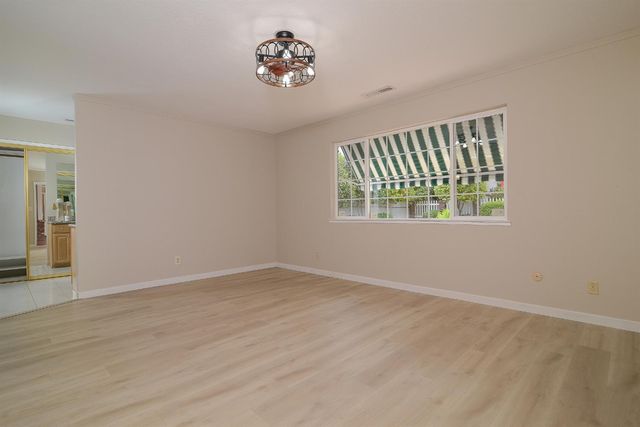 9260 Winding Oak Dr, Fair Oaks, CA 95628