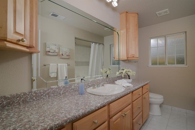 9260 Winding Oak Dr, Fair Oaks, CA 95628