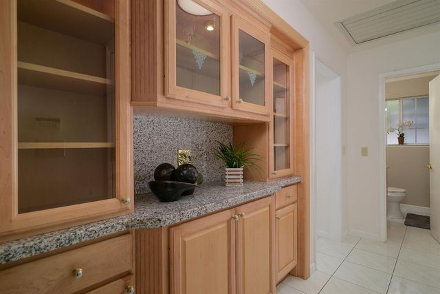9260 Winding Oak Dr, Fair Oaks, CA 95628