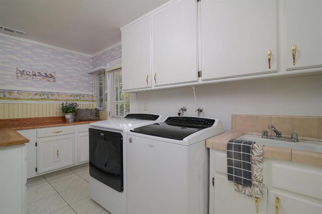 9260 Winding Oak Dr, Fair Oaks, CA 95628